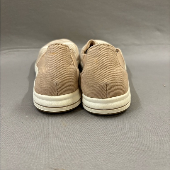 Clark’s women’s flats 5.5 brand new slip on - Picture 3 of 7